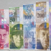 Куплю, обмен швейцарские франки 8 серии, старые английские фунты стерлингов  и др